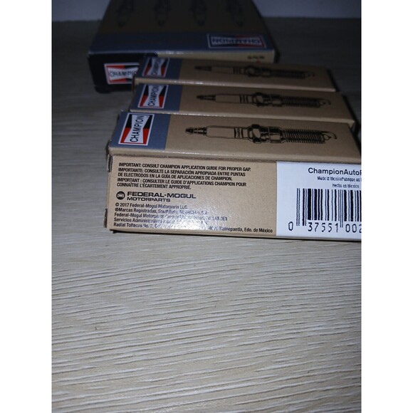Set Of 4 Champion Copper Plus Spark Plugs 835 UL81C Federal-Mogul 2017 New - Picture 15 of 16